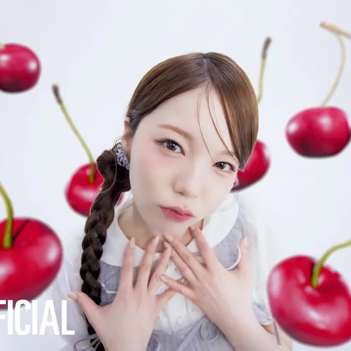 AYAKA - CHE.R.RY